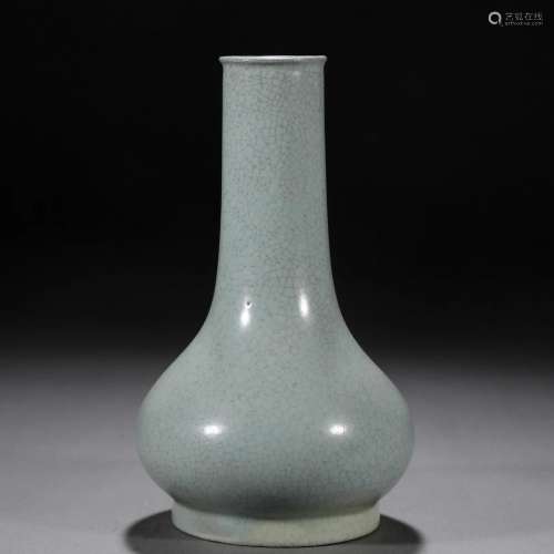 A Chinese Guan-ware Vase