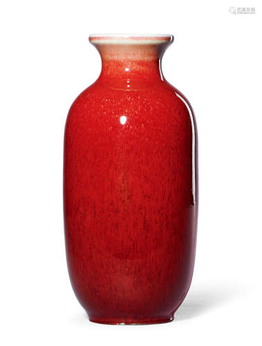 十八世纪 郎红釉灯笼瓶