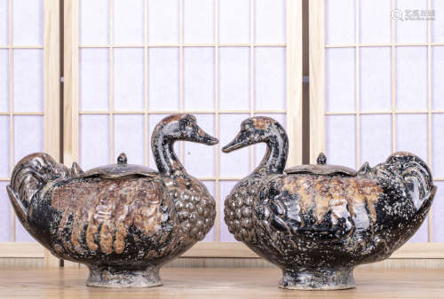 中國古代 醬釉 鵝形蓋罐一對