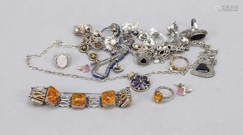 Mixed lot of silver jewellery, neckl