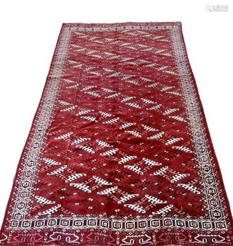 Carpet, 311 x 207 cm