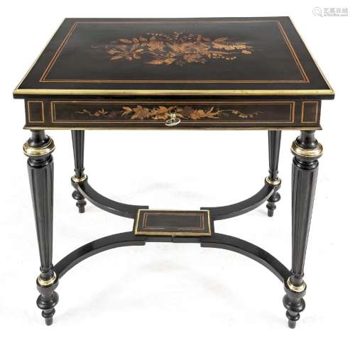 Handcrafted/sewing table 19th centur
