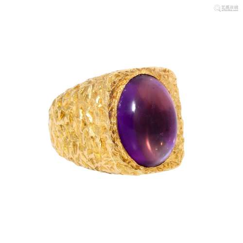 Ring mit Amethystcabochon