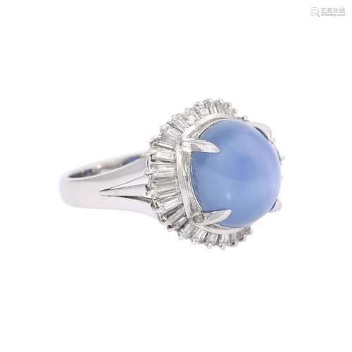 Ring mit feinem hellblauen Sternsaphir