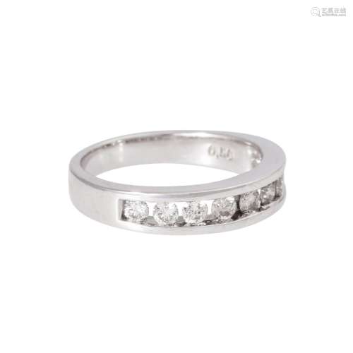 Ring mit 9 Brillanten von zus. ca. 0,5 ct (punziert),