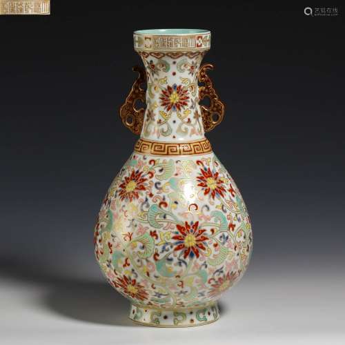 Qing Dynasty pastel gold painting vase