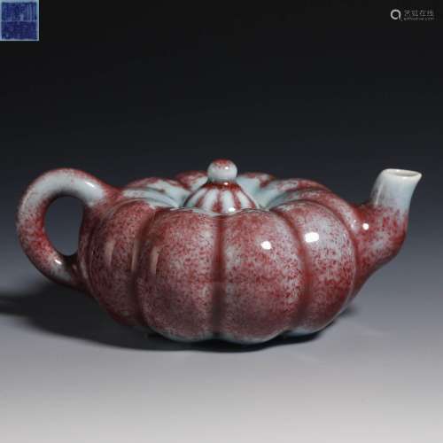 Pastel gourd pot in Qing Dynasty<br />
<br />
