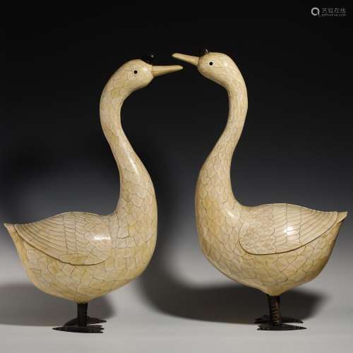 A pair of  bone carving swans from  Qing Dynasty