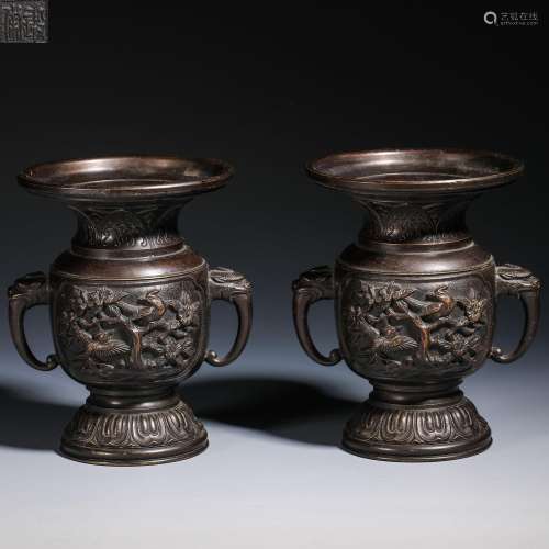 A pair of copper bottles from Qing Dynasty
