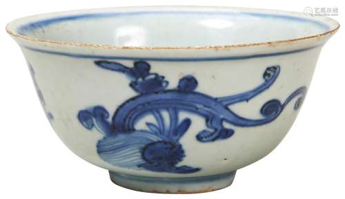 BLUE AND WHITE CHILONG BOWL QING DYNASTY, 18TH CENTURY the s...