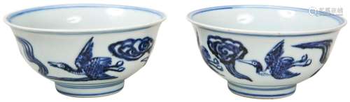 PAIR OF BLUE AND WHITE CRANES AND CLOUDS BOWLS 20TH CENTURY ...