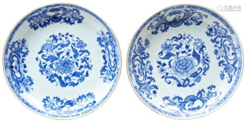 PAIR OF BLUE AND WHITE DISHES QING DYNASTY, 18TH CENTURY pai...
