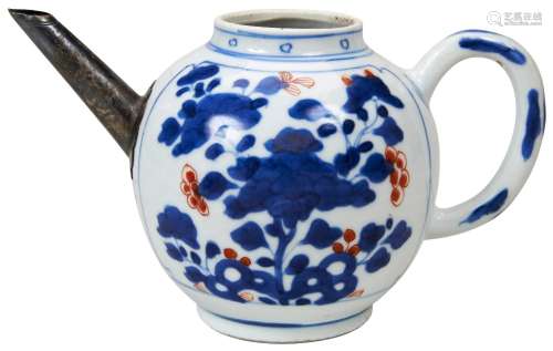 UNDERGLAZE-BLUE AND IRON-RED TEAPOT QING DYNASTY, 18TH CENTU...