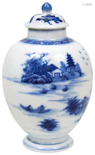 BLUE AND WHITE COVERED TEA CADDY QINGLONG PERIOD (1736-1795)...