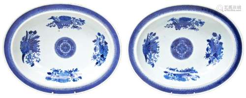PAIR OF BLUE AND WHITE FITZHUGH PATTERN OVAL DISHES QIANLONG...