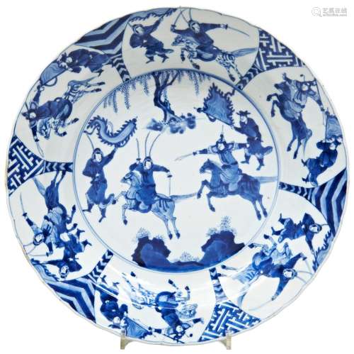 LARGE BLUE AND WHITE CHARGER KANGXI PERIOD (1662-1722) paint...