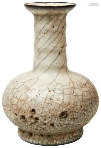 GE-TYPE BOTTLE VASE QING DYNASTY OR LATER the interior and e...