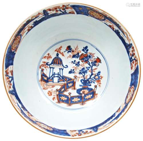 LARGE CHINESE IMARI BOWL KANGXI PERIOD (1662-1722) the exter...