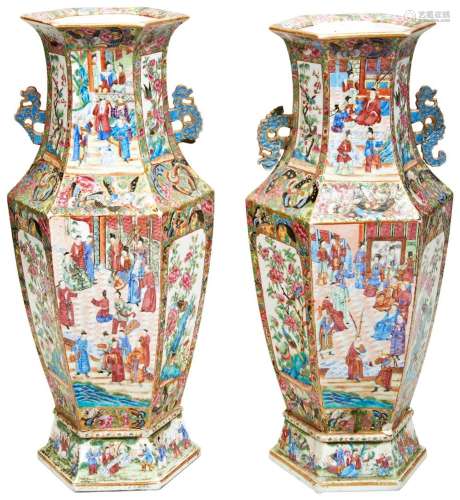 GOOD PAIR OF CANTON FAMILLE ROSE VASES QING DYNASTY, 19TH CE...