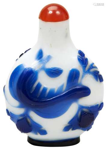 BLUE OVERLAY WHITE-GROUND GLASS SNUFF BOTTLE, QING DYNASTY, ...