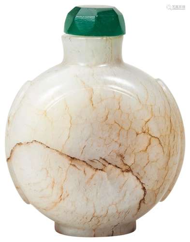 FINE JADE SNUFF BOTTLE QING DYNASTY, 18TH CENTURY of flatten...