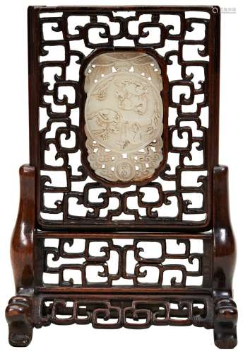 SMALL JADE AND HARDWOOD TABLE SCREEN LATE QING DYNASTY the c...