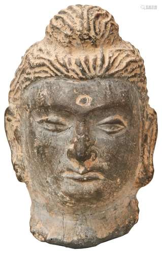 A GRAY SCHIST HEAD OF BUDDHA SHAKYAMUNI 3RD / 4TH CENTURY AD...