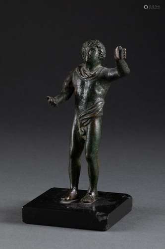 Homme nu drapé <br />
Bronze à patine antique <br />
Socle d...