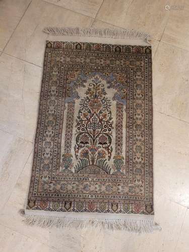 TAPIS ORIENTAL