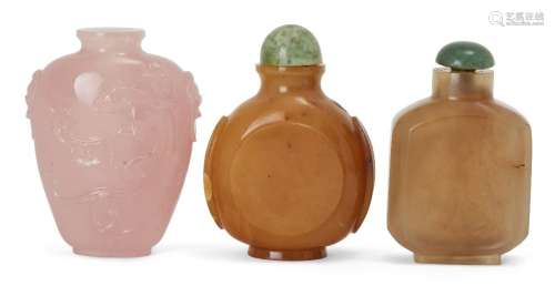 A group of three Chinese hardstone snuff bottles, late Qing ...