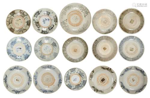 A group of fifteen large Chinese 'Zhangzhou' blue and white ...