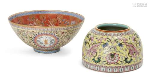 A fine Chinese famille rose 'phoenix' bowl, Republic period,...