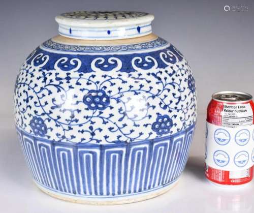 A Blue & White Jar w/Cover 19thC