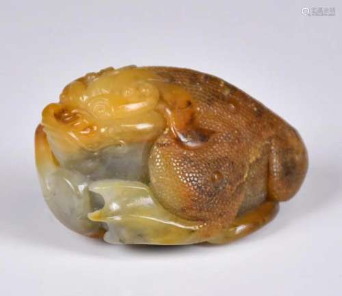 A Celadon & Yellow Jade Toad Carving