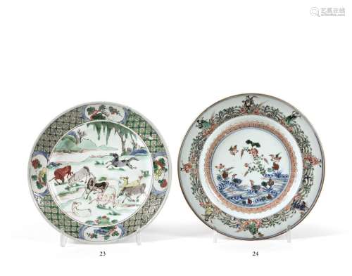 CHINE - Époque Kangxi (1662-1722) Assiette en porcelaine déc...