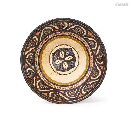 A LARGE KASHAN OR SULTANABAD BLACK AND WHITE POTTERY BOWL CE...