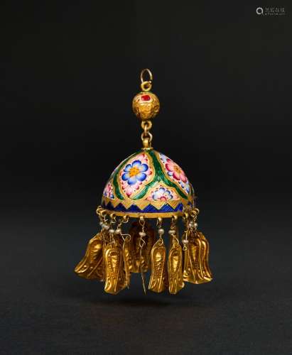 A QAJAR GOLD AND ENAMELLED PENDANT BELL-EARRING, PERSIA, 19T...