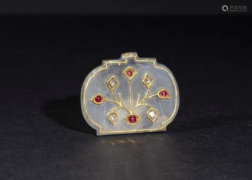 A MUGHAL JADE GOLD PENDANT WITH DIAMONDS & RUBIES, MUGHA...