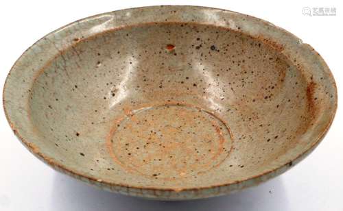 A Song Dynasty glazed bowl, near celadon in colour, D: 16 cm...