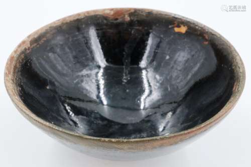 A southern Song Dynasty black glazed bowl, footed, D: 10 cm,...