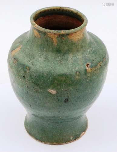 A Ming Dynasty green glazed vessel, D: 12 cm, H: 17 cm. Firi...