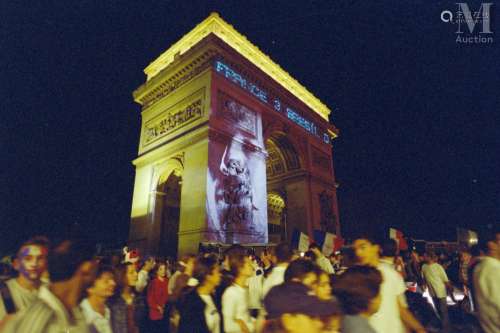 Zidane sur l’Arc de Triomphe, 1998, Place Charles de Gaulle,...