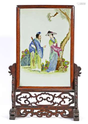 Chine, Epoque République (1912-1949)Plaque en porcelaine à d...