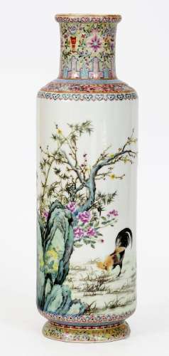 Chine, Epoque République (1912-1949)Beau vase rouleau en por...