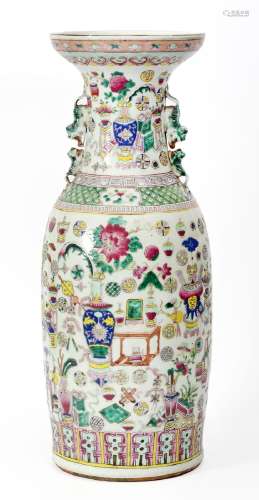 Chine, XIXe siècleVase en porcelaine à décor en émaux polych...