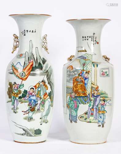 Chine, XIX-XXe siècleDeux vases en porcelaine à décor en éma...