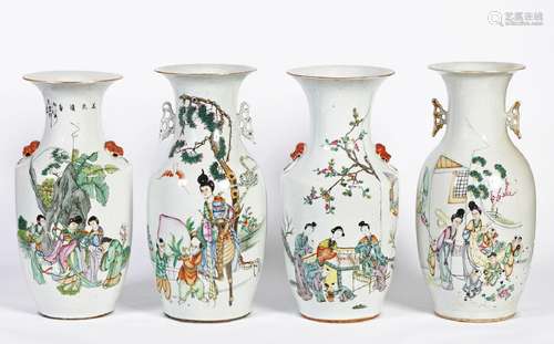 Chine, XIX-XXe siècleLot comprenant quatre vases en porcelai...