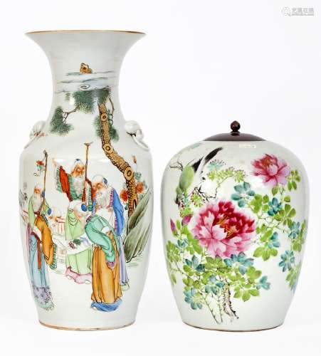 Chine, XIX-XXe siècle Lot comprenant un vase et une potiche ...