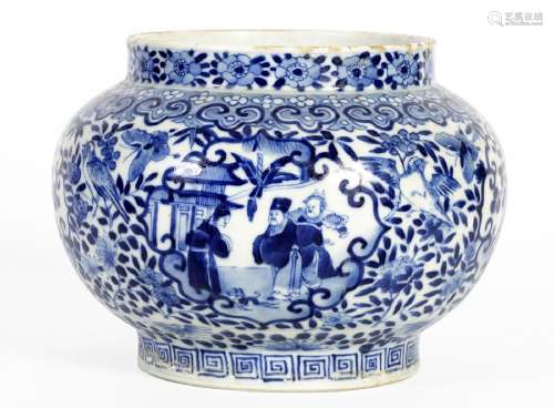 Chine, XIXe siècleVase en porcelaine à décor en émaux bleu-b...