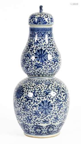 Chine, XIXe siècleVase double gourde couvert en porcelaine à...